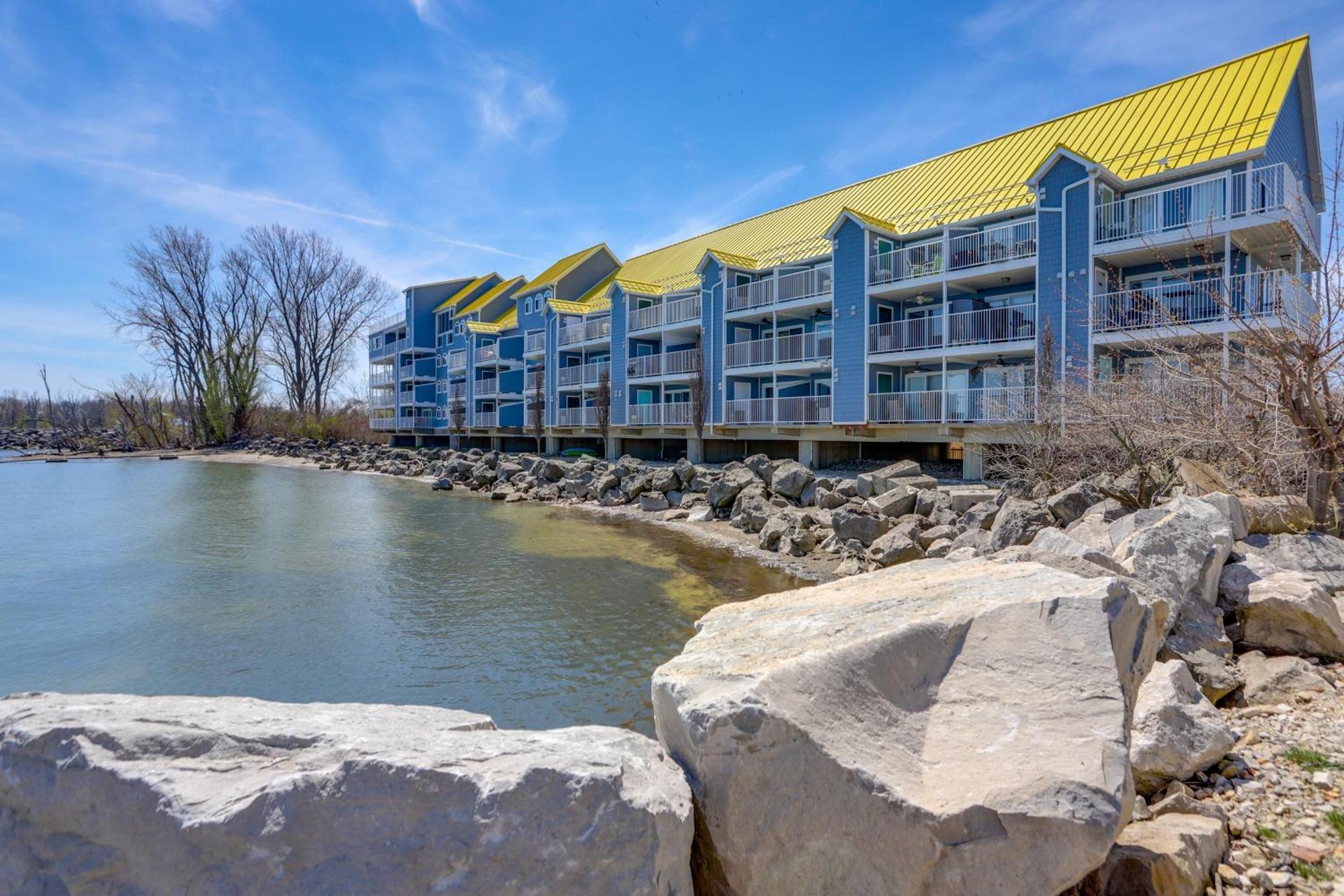 Waterfront Middle Bass Condo With Pool Access! Put-in-Bay Exterior photo